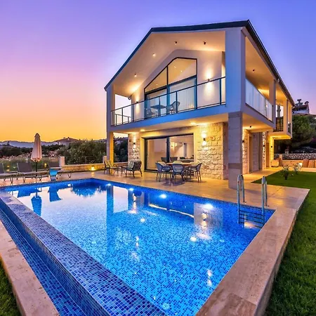 Luxury Sea View W Pool By The Sea In Antalya *