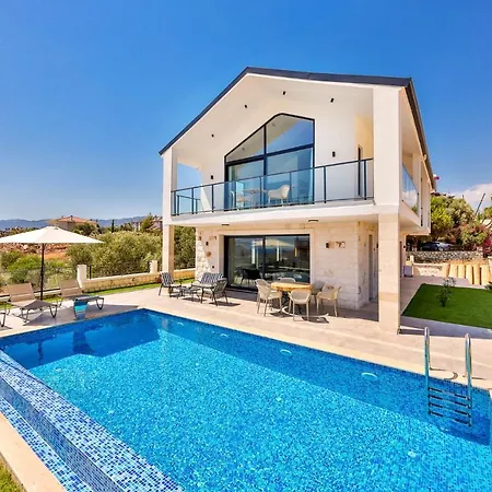Luxury Sea View W Pool By The Sea In Antalya Demre