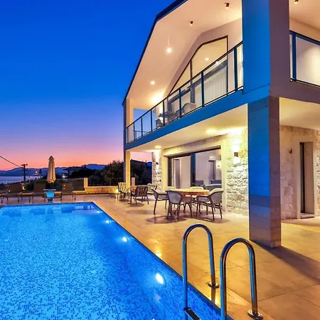 Luxury Sea View W Pool By The Sea In Antalya *